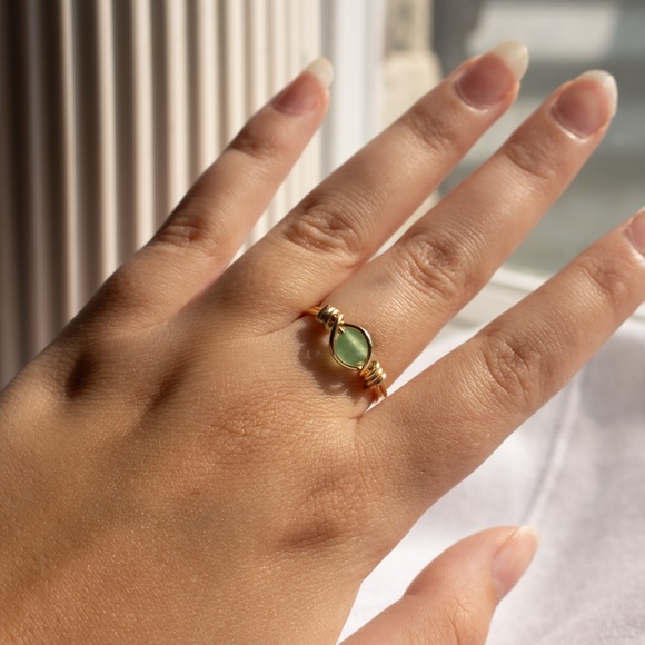 Gold Wire Wrapped Gemstone Ring, Custom Gold or Silver, Minimalistic jewelry - Picture 4 of 5